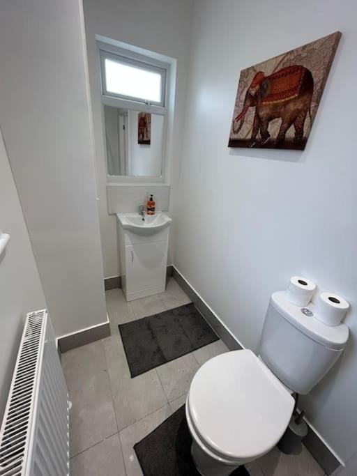 Bali Bliss Garden Flat With Parking Apartment Enfield Exterior photo